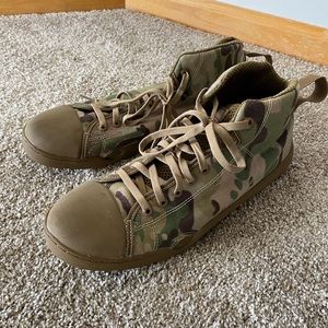 Lightly used Altima Maritime Assault Boots size 11